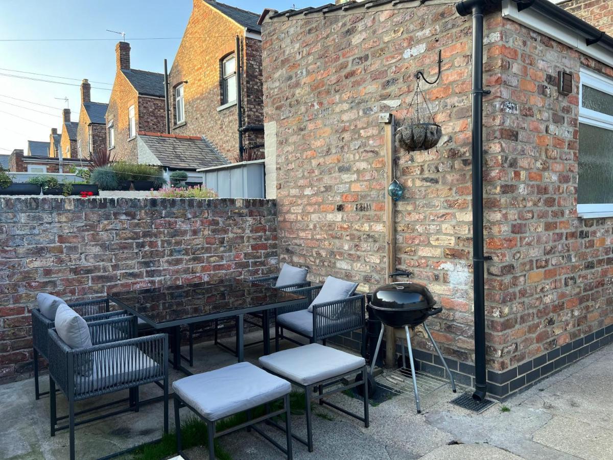 The Poppy Inn York Exteriör bild